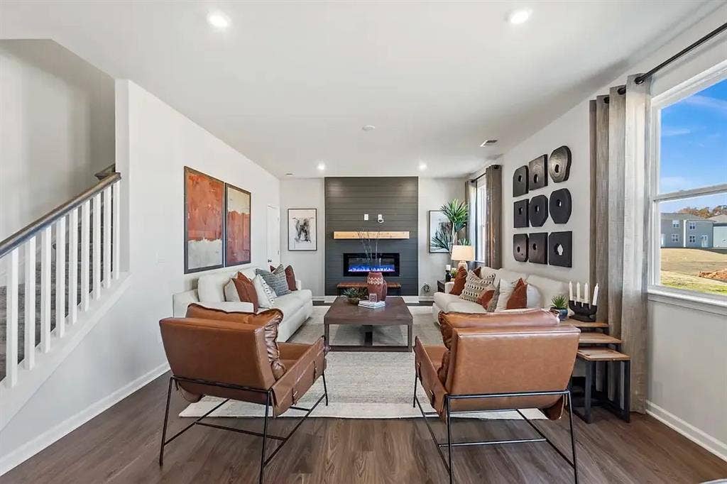 4 BR in Monroe