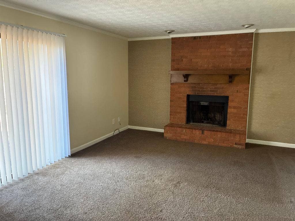 2 BR in Lawrenceville