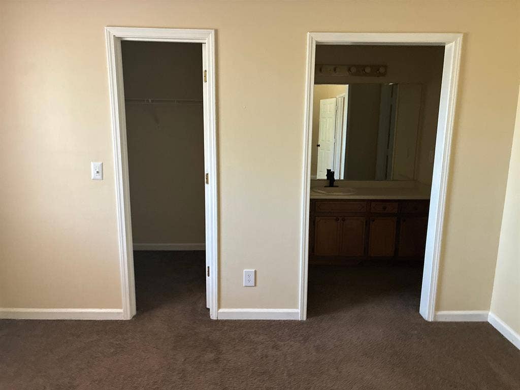 2 BR in Lawrenceville