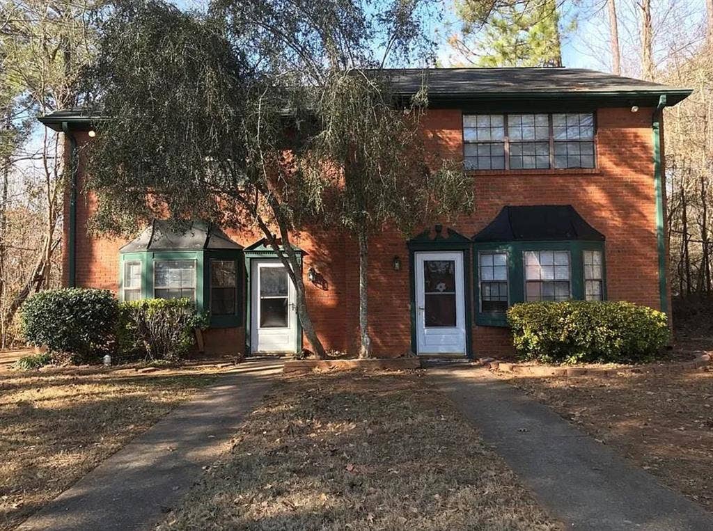 2 BR in Lawrenceville