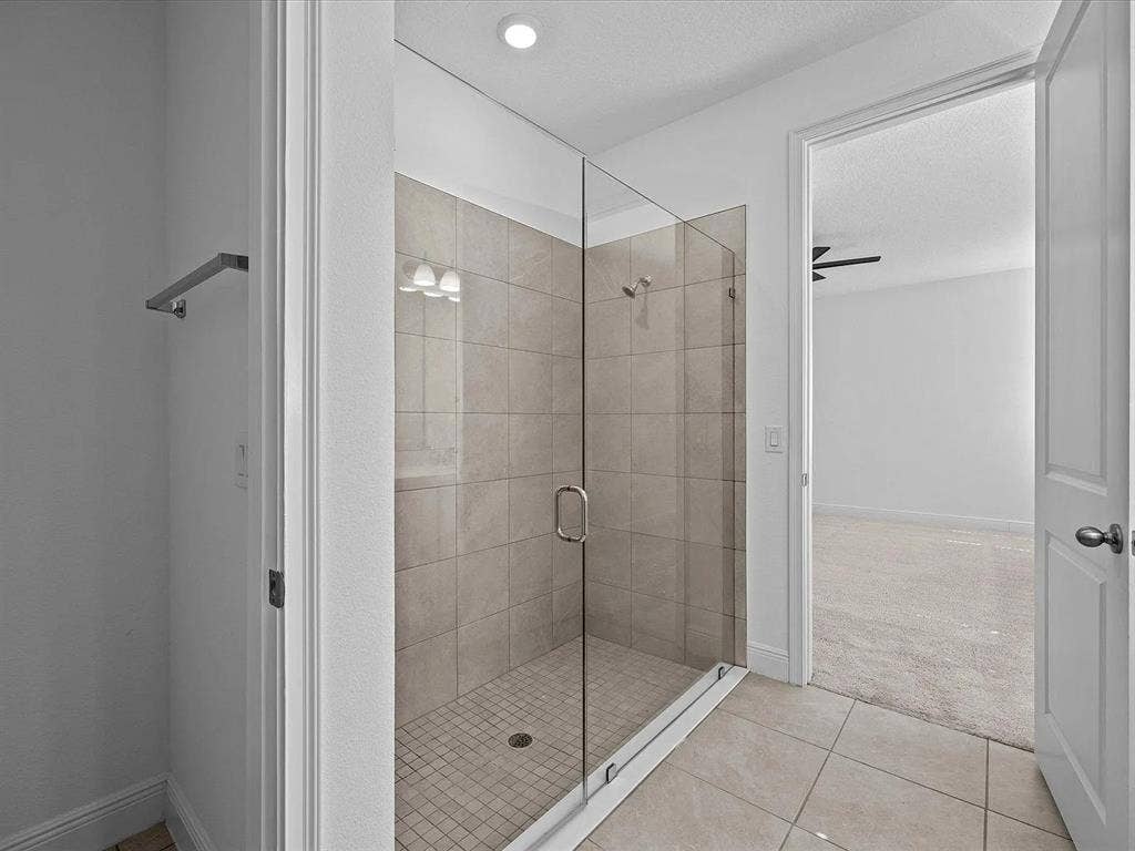 LG private room + private bath