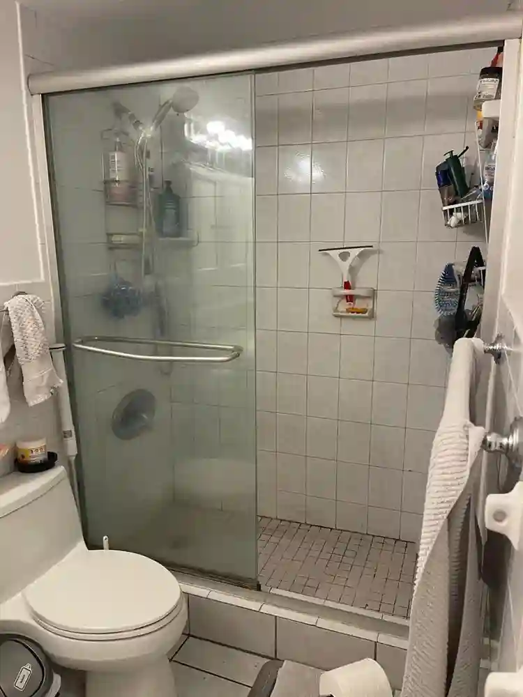 Roommate search, SoBe private room