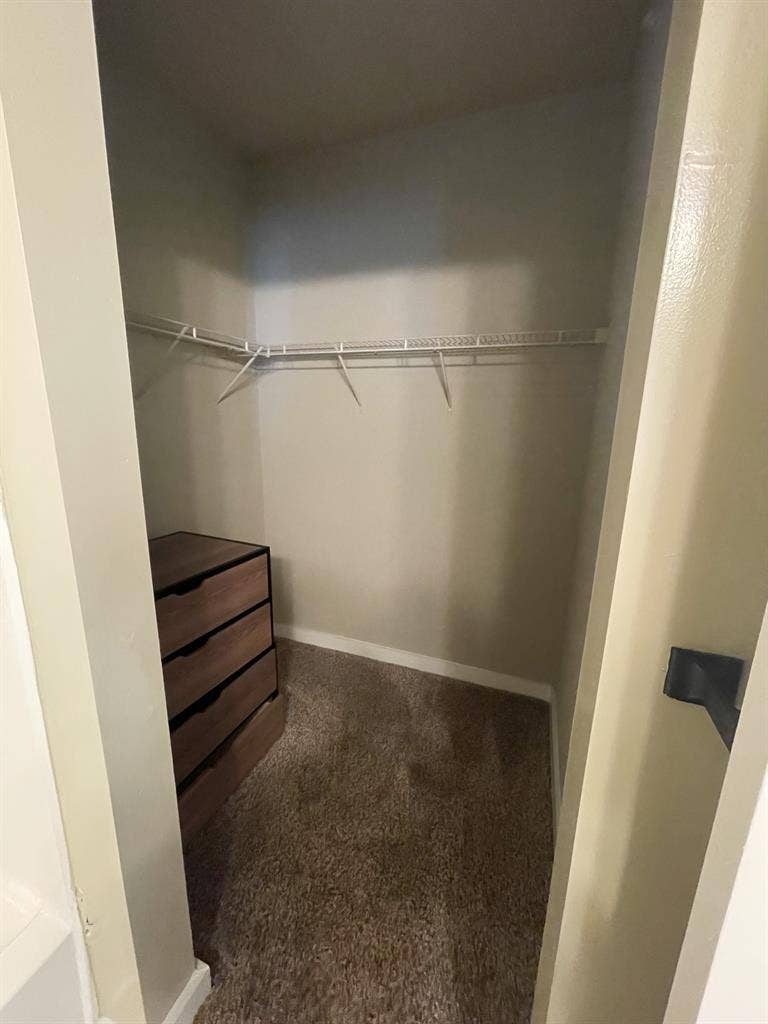 Private bedroom w/bath for RELET