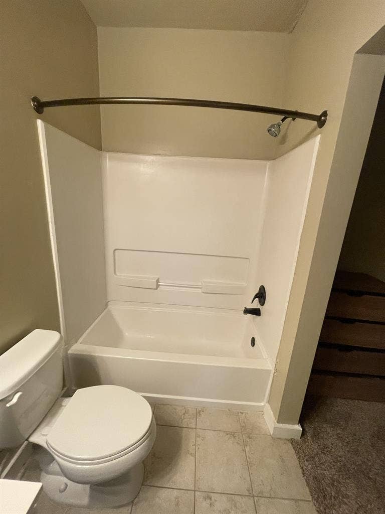 Private bedroom w/bath for RELET