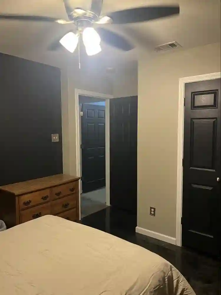 Private room and bath in Lewisville