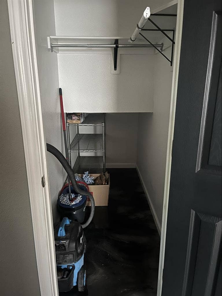Private room and bath in Lewisville