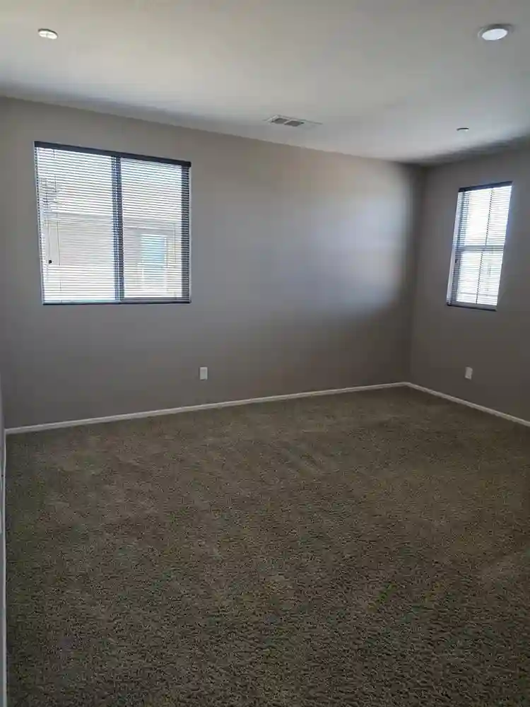 Large bedroom & bathroom for rent