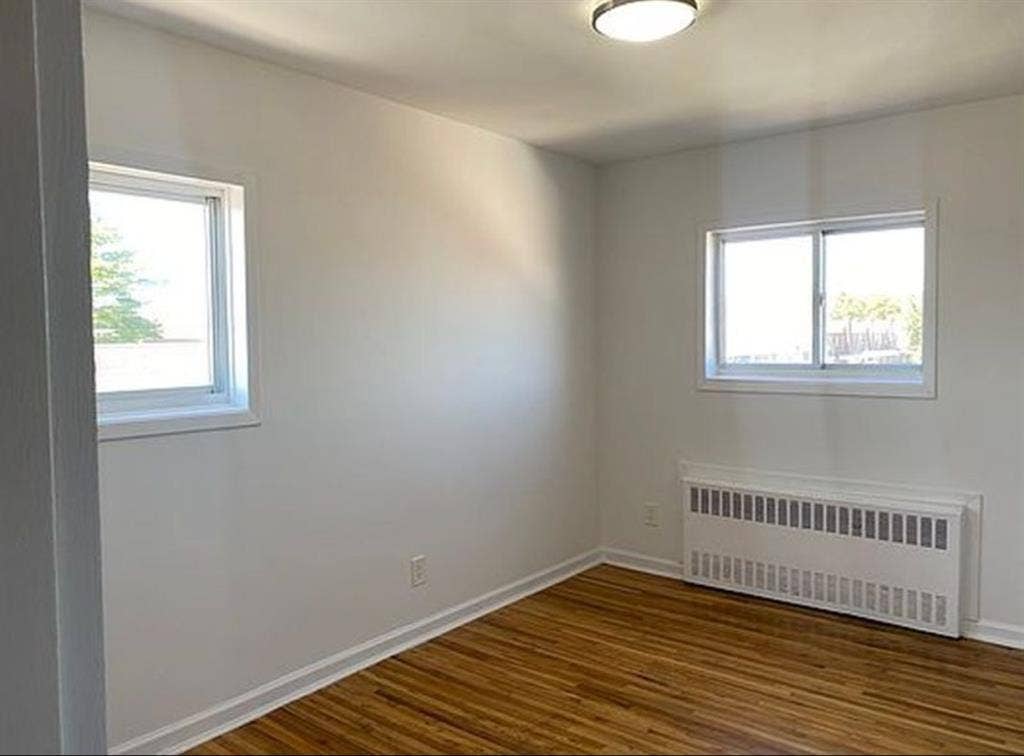 Room in two bedroom apartment