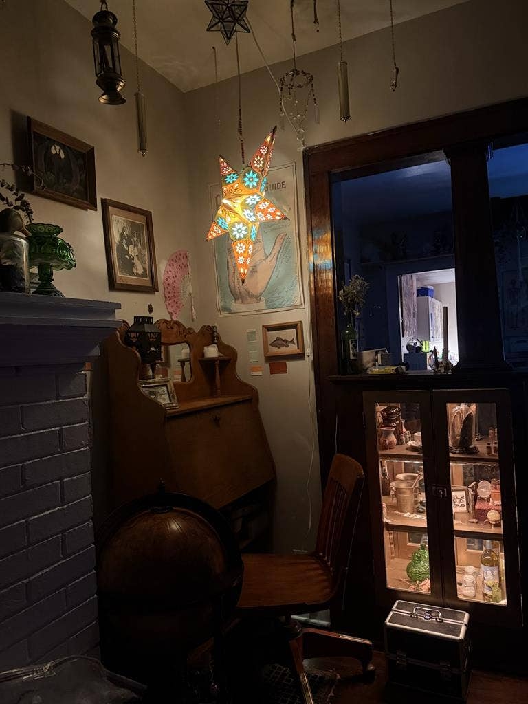 Cute old 3 BR 2 bath duplex