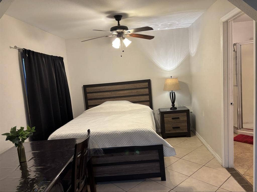 Private entrance, private bathroom