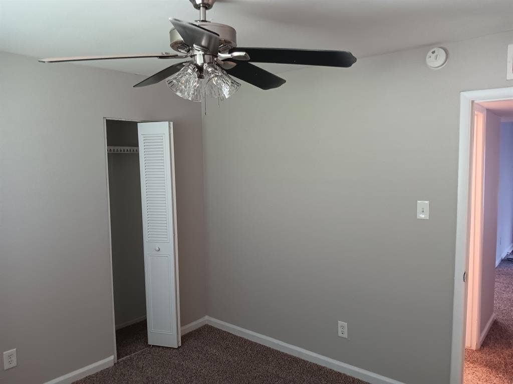 Room for rent in SW Houston