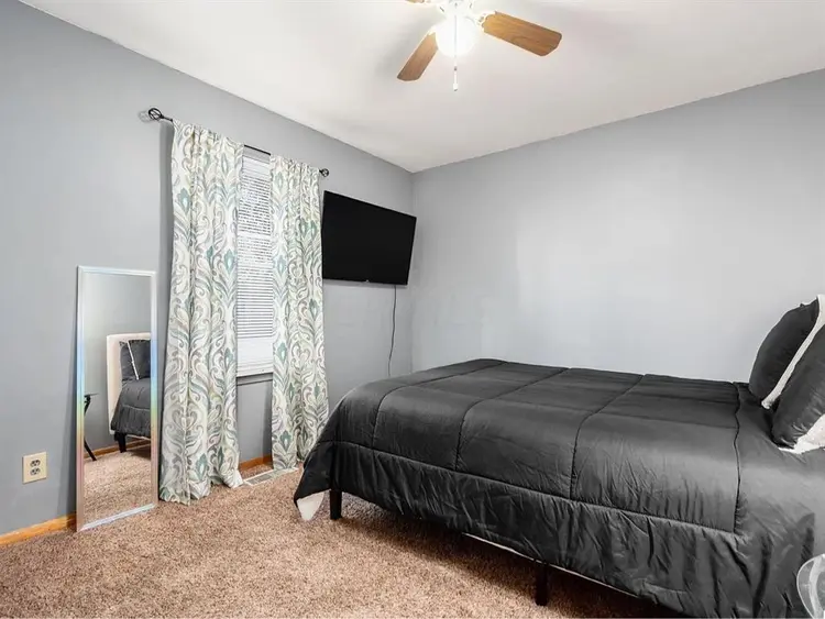 Private Room in 2BR House