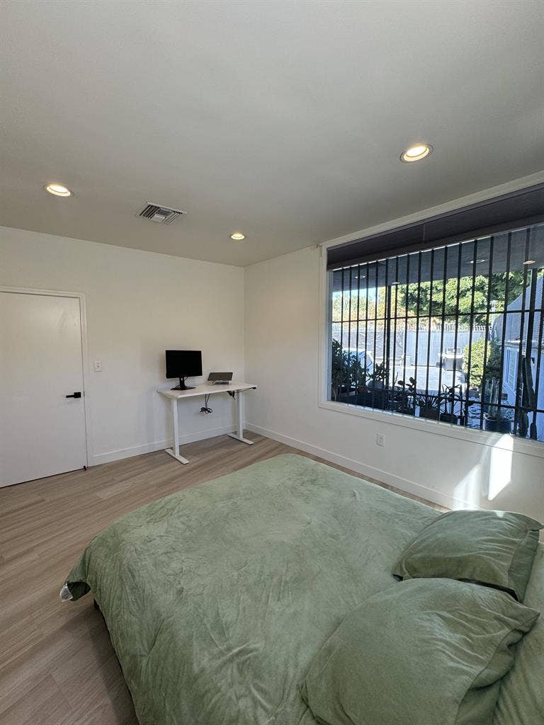 Bright & spacious room in chic home