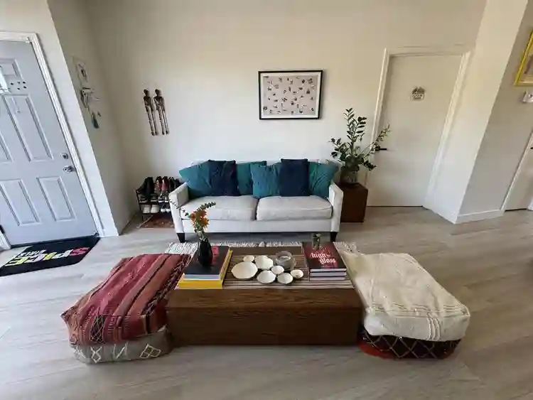 Bright & spacious room in chic home