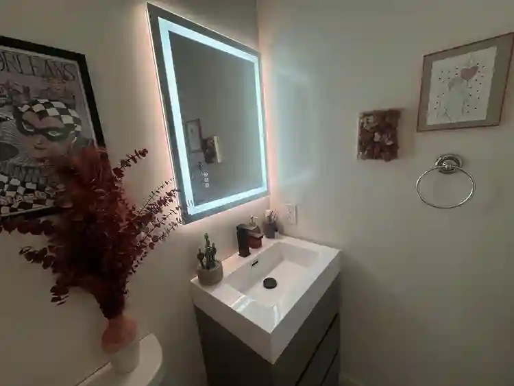 Bright & spacious room in chic home