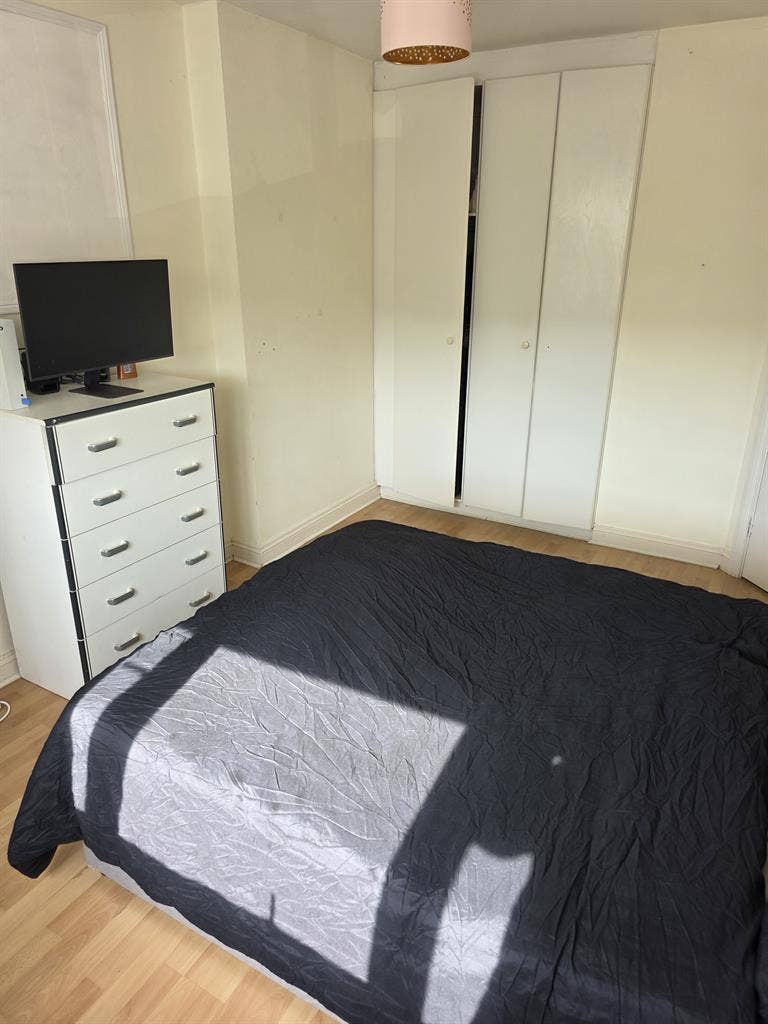 Room in Citywest Dublin 24
