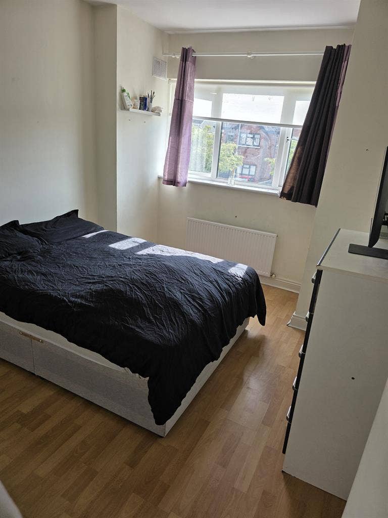 Room in Citywest Dublin 24