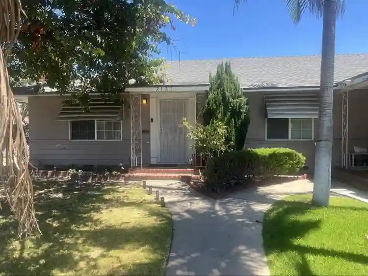 Room for Rent in Santa Ana