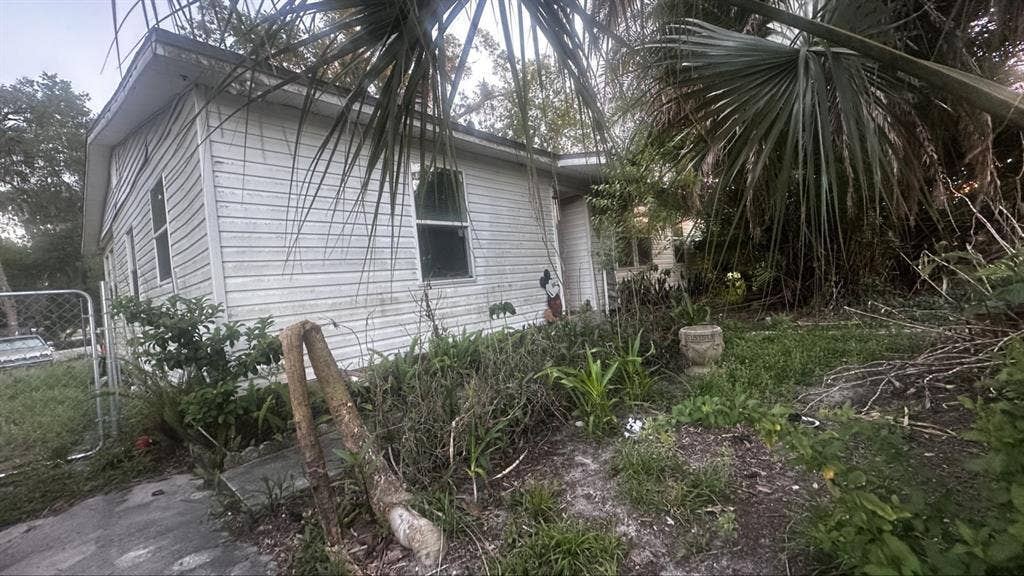 Looking for 2 roommates ASAP!