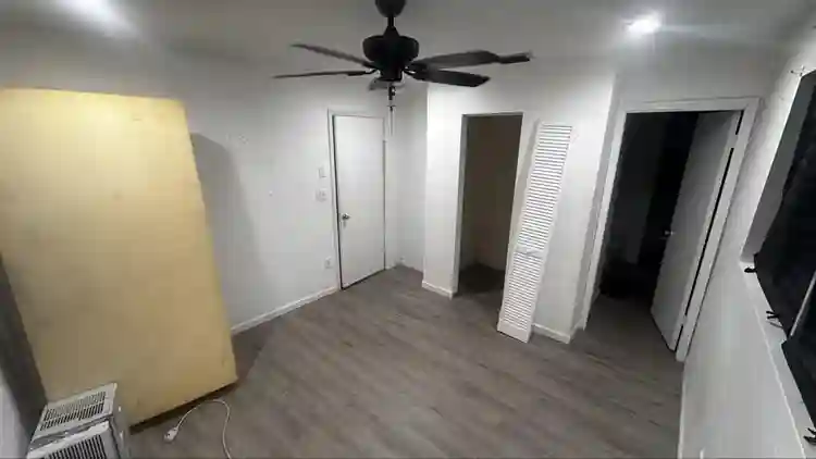 Looking for 2 roommates ASAP!