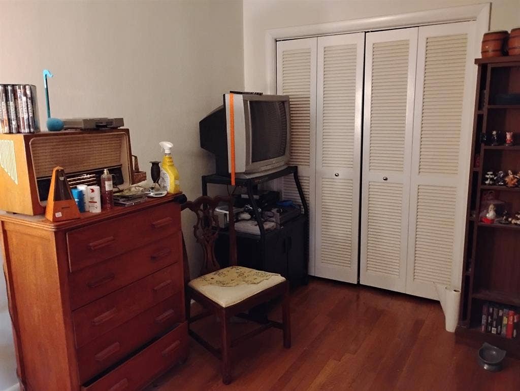 Seeking to split my lease.