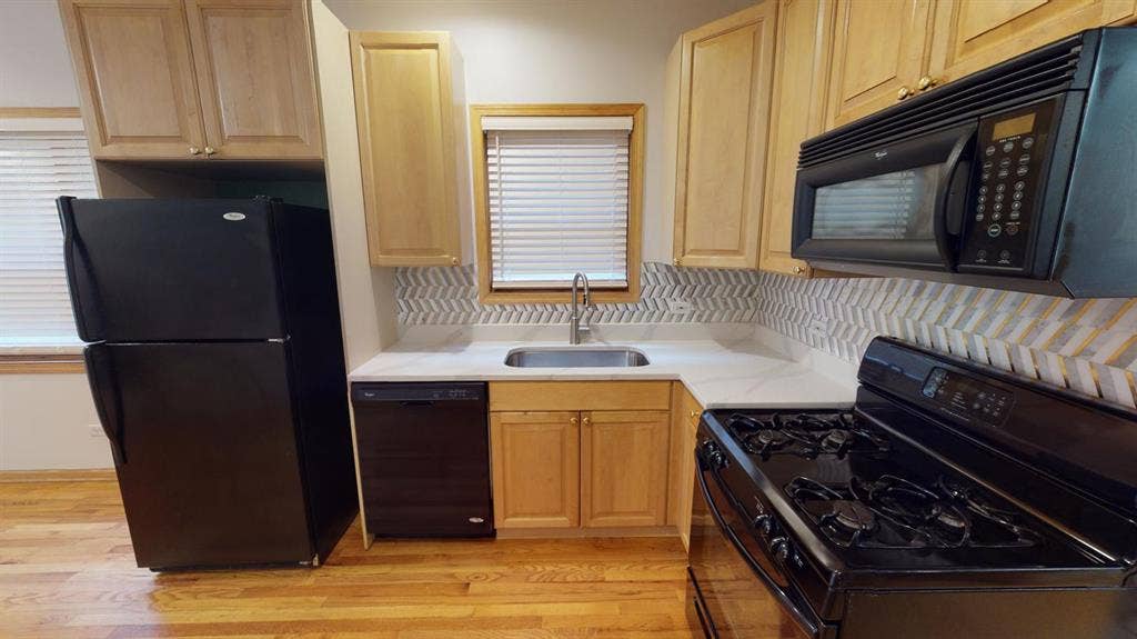 1 BR in Chicago