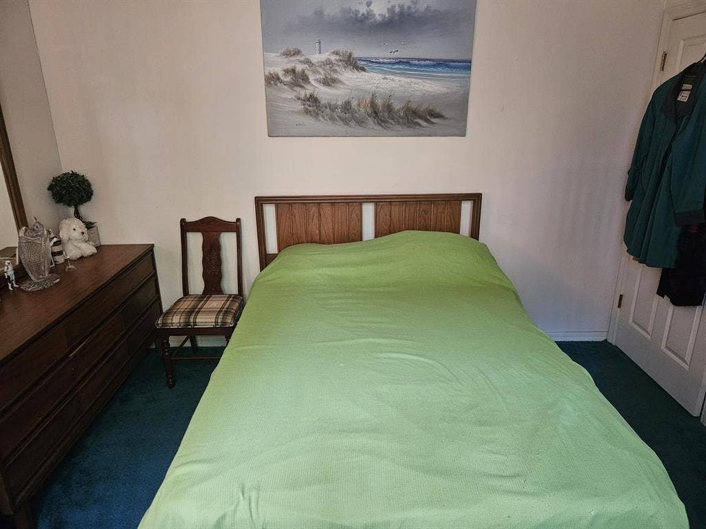 Room in house on scenic lake.