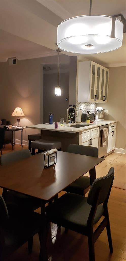 2b2b condo in Midtown