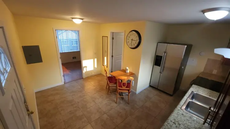 ✨ Spacious 1-Large Bedroom In-Law A