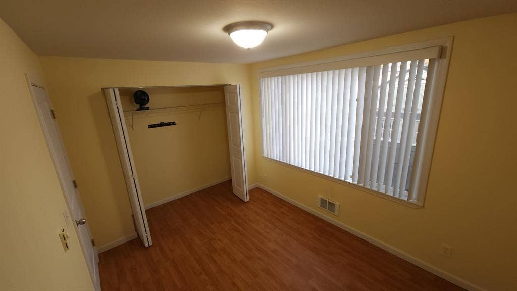 ✨ Spacious 1-Large Bedroom In-Law A