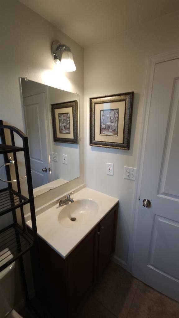 ✨ Spacious 1-Large Bedroom In-Law A