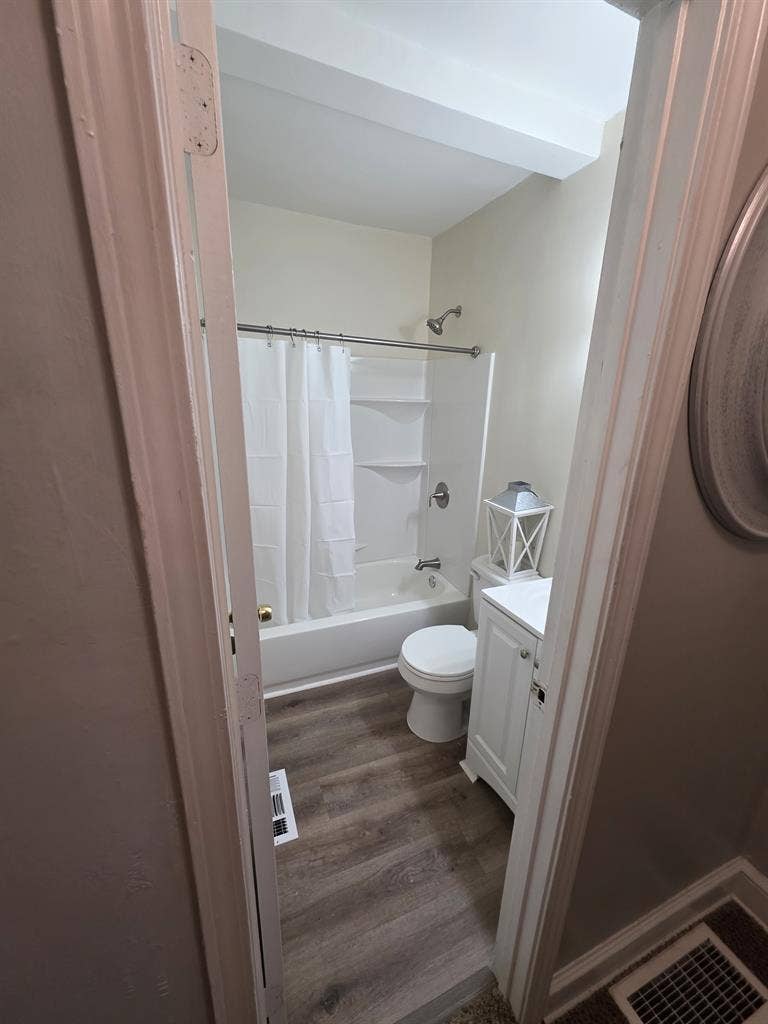 LARGE, Elegant East Point ROOM!!!