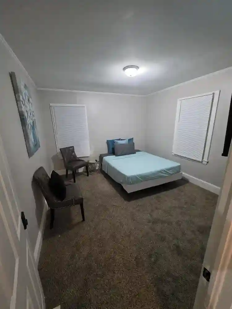 LARGE, Elegant East Point ROOM!!!