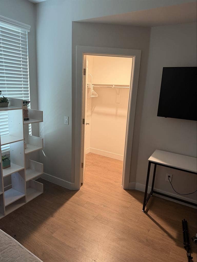 Roommate Needed