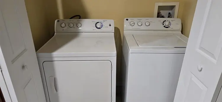 Clean and responsible roommate
