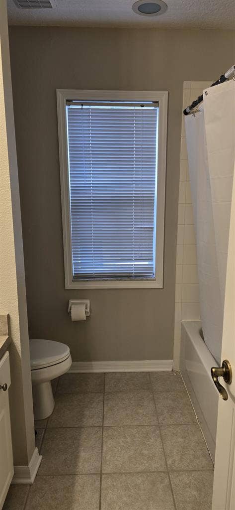 Clean and responsible roommate