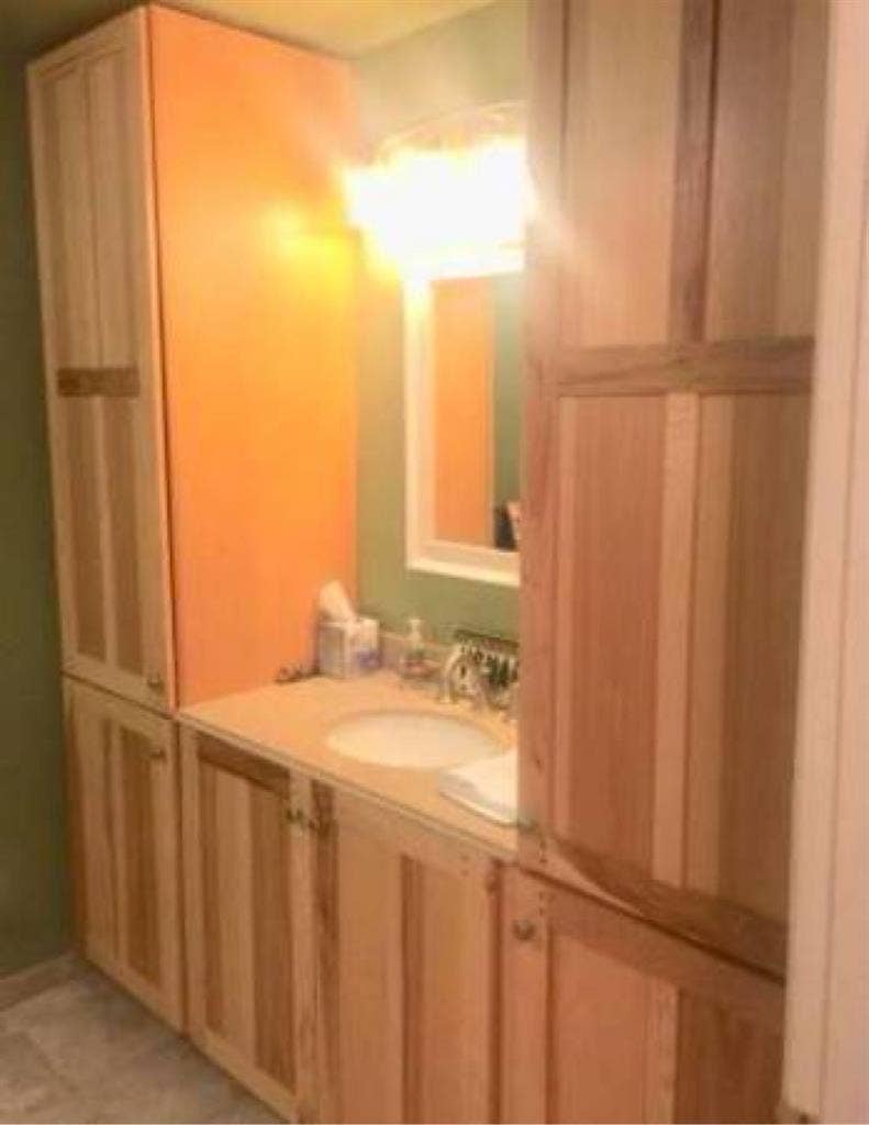 Separate entrance, with patio