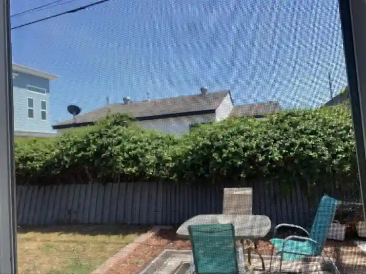 1 Room for rent big yard