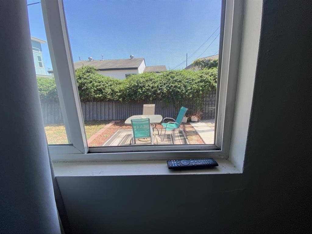 1 Room for rent big yard