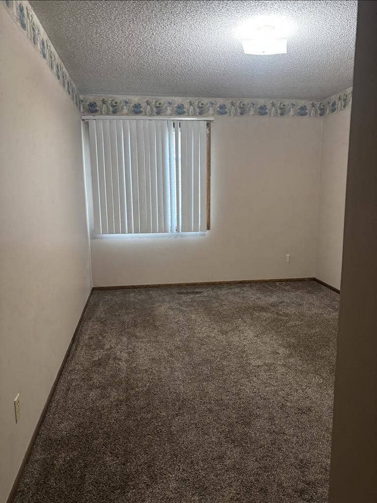 Room for rent includes utilities
