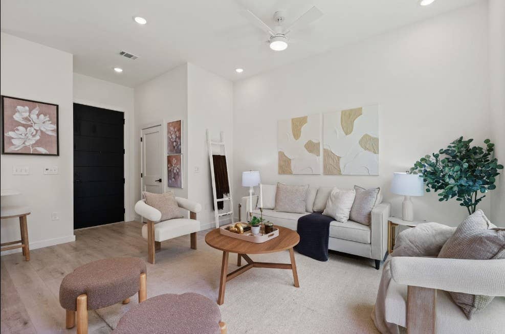 2 BR in Austin