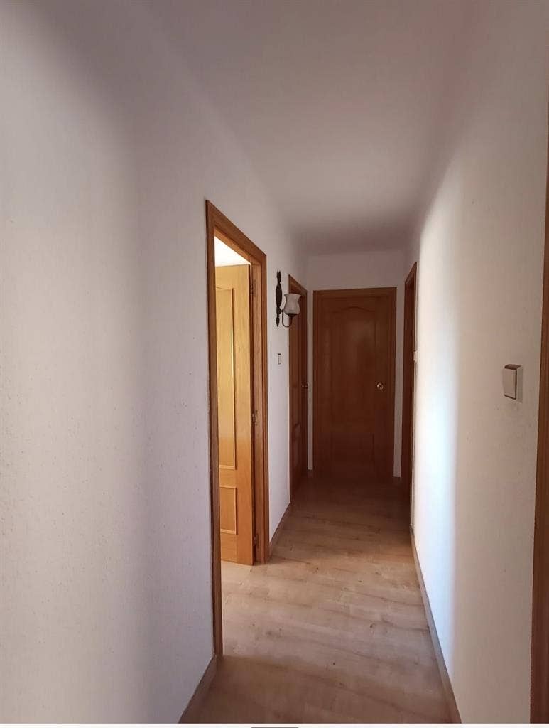 Se alquila habitación