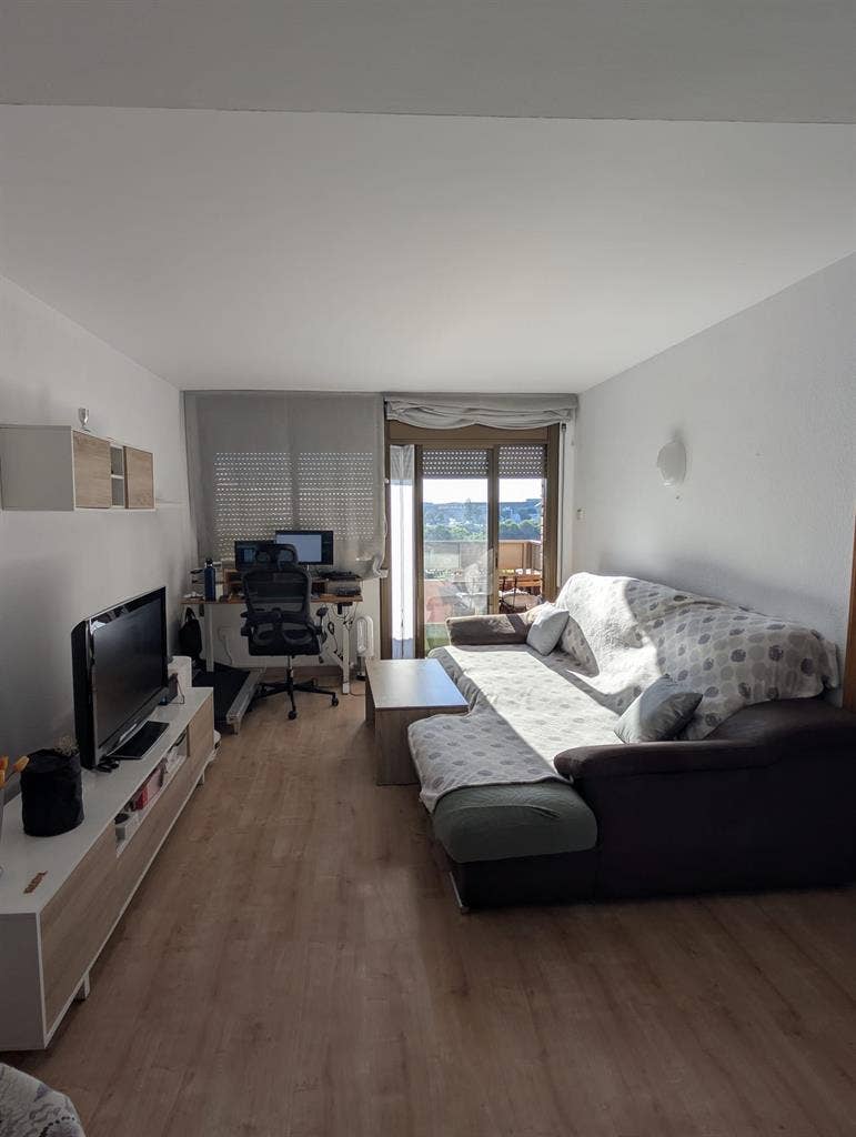 Se alquila habitación