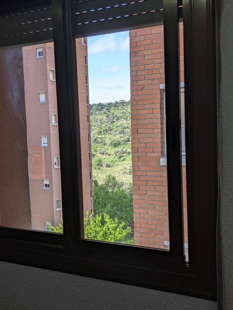Se alquila habitación