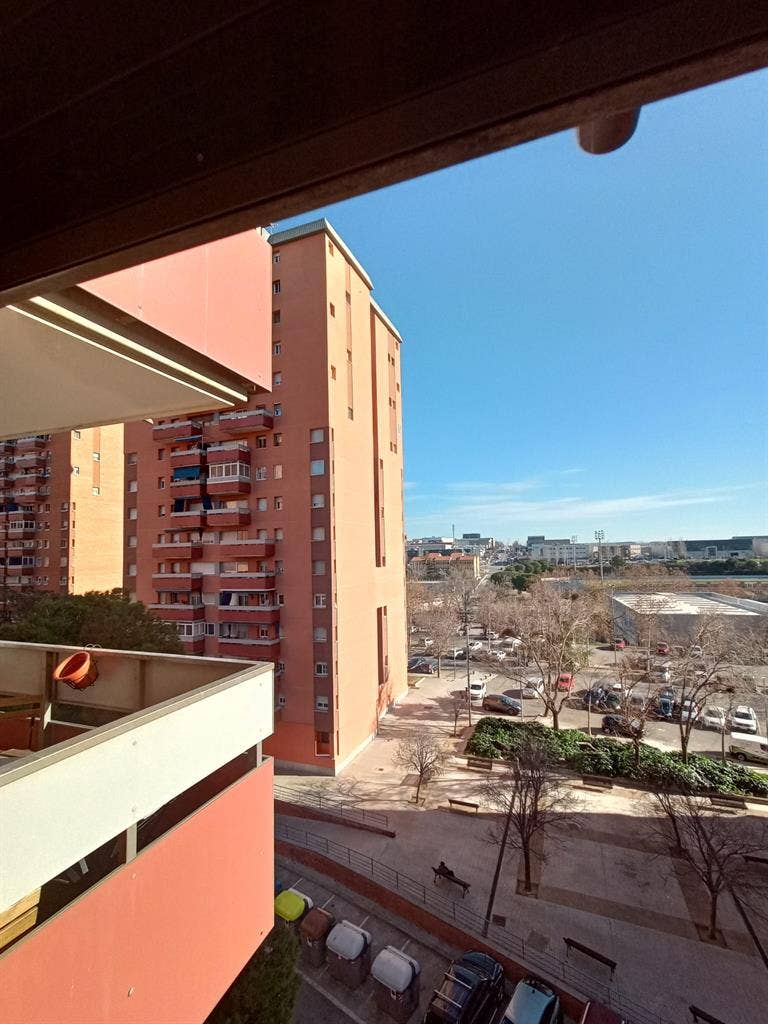 Se alquila habitación