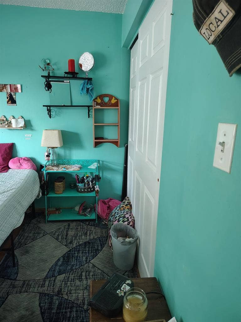 2 Furnished Rooms Available