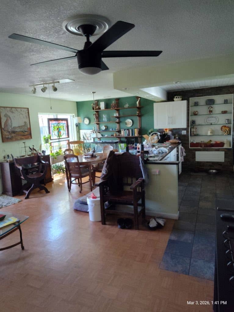 2 Furnished Rooms Available