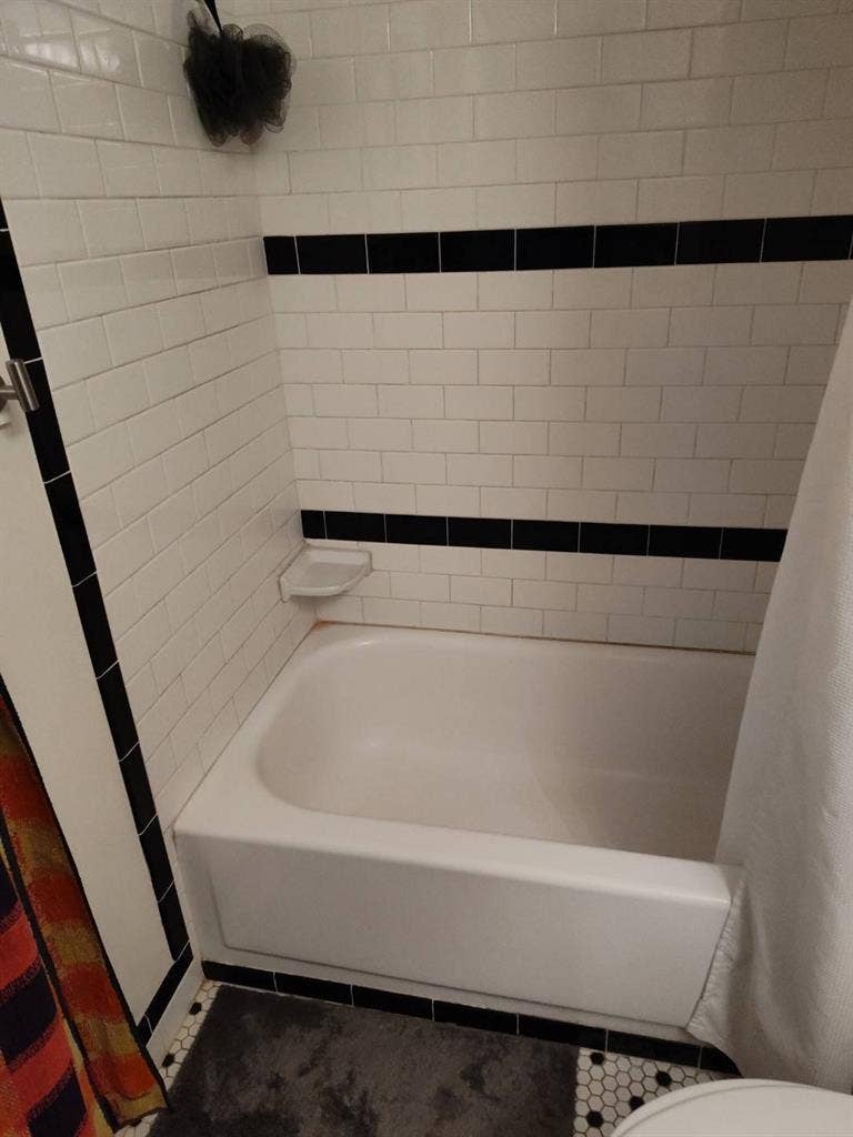 2 Furnished Rooms Available