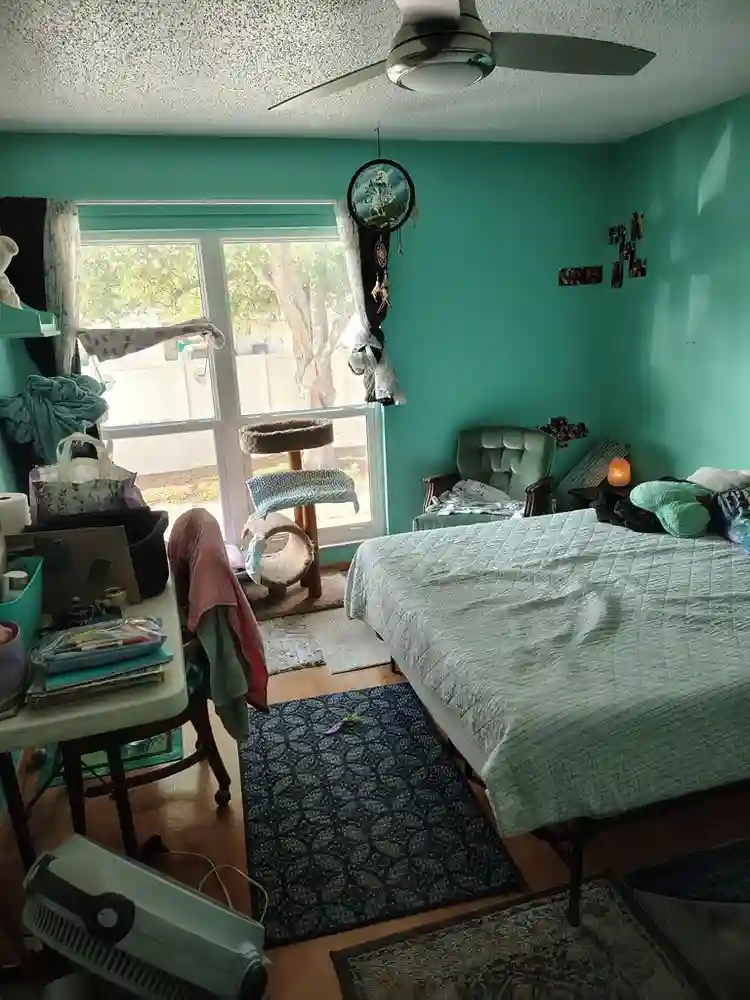 2 Furnished Rooms Available