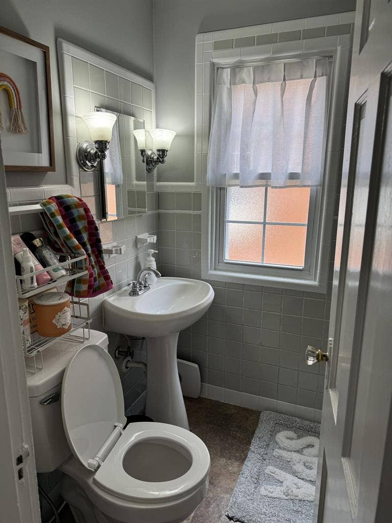 Short-Term Stay Private Room & Bath